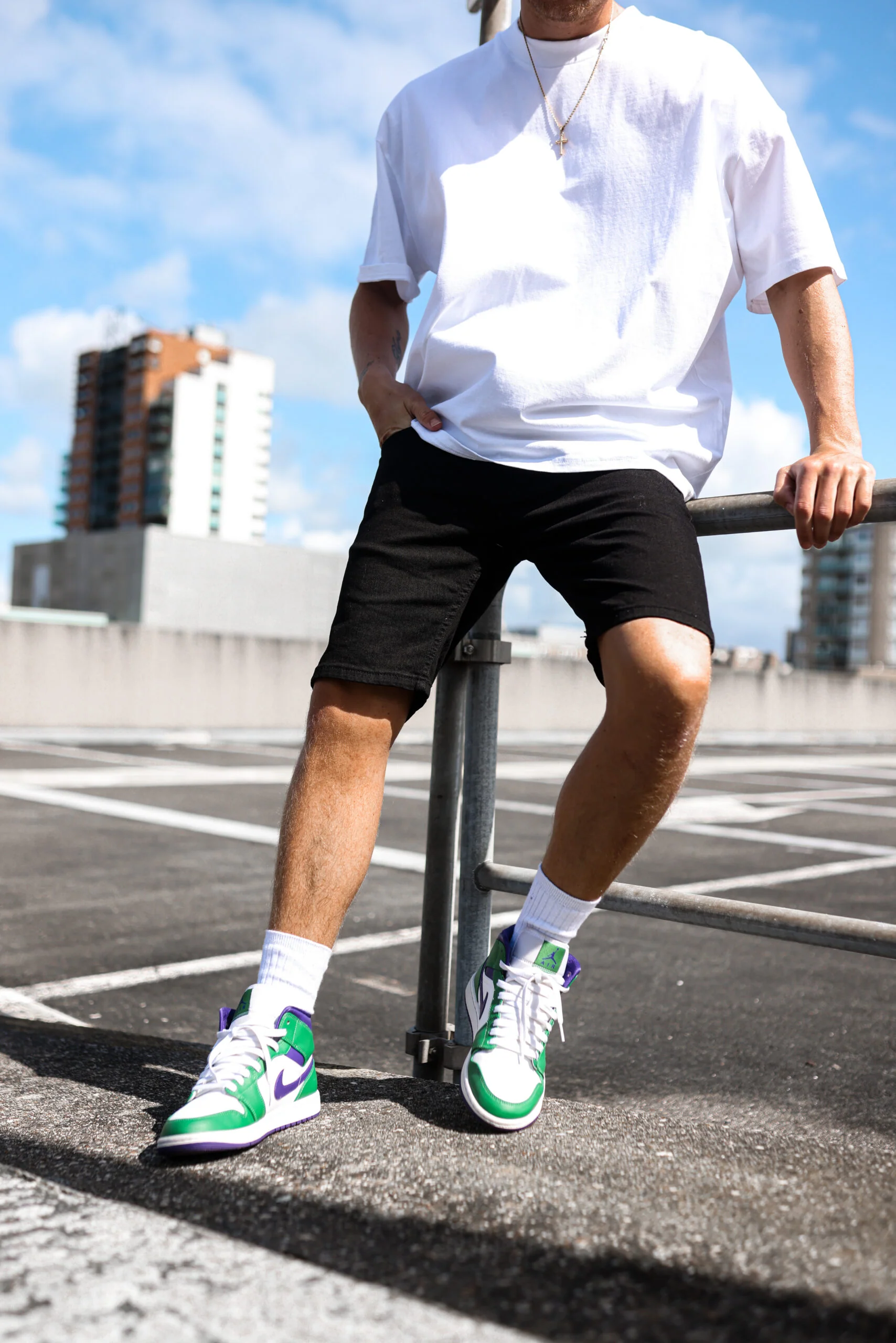 BOLD SHORT JEANS - Image 5