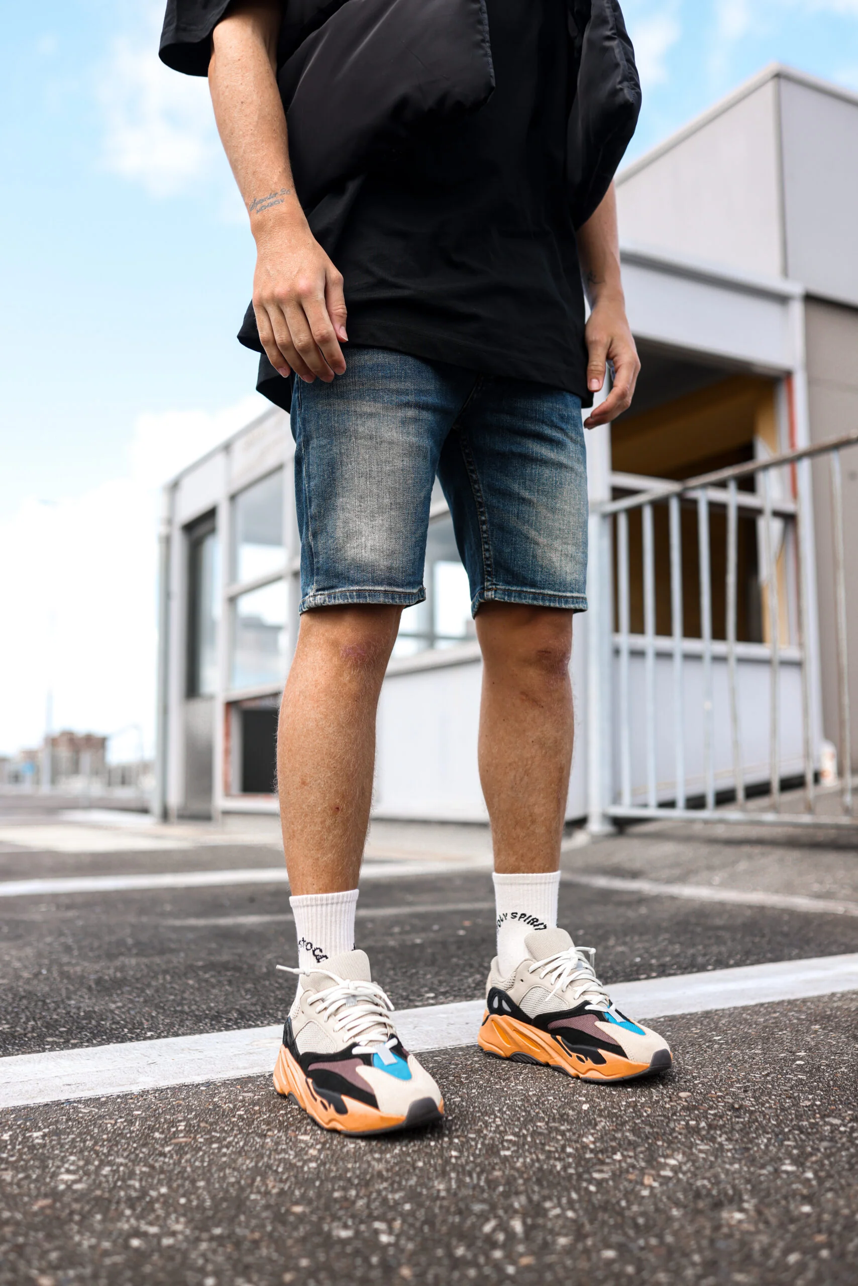 ELITE SHORT JEANS - Image 7