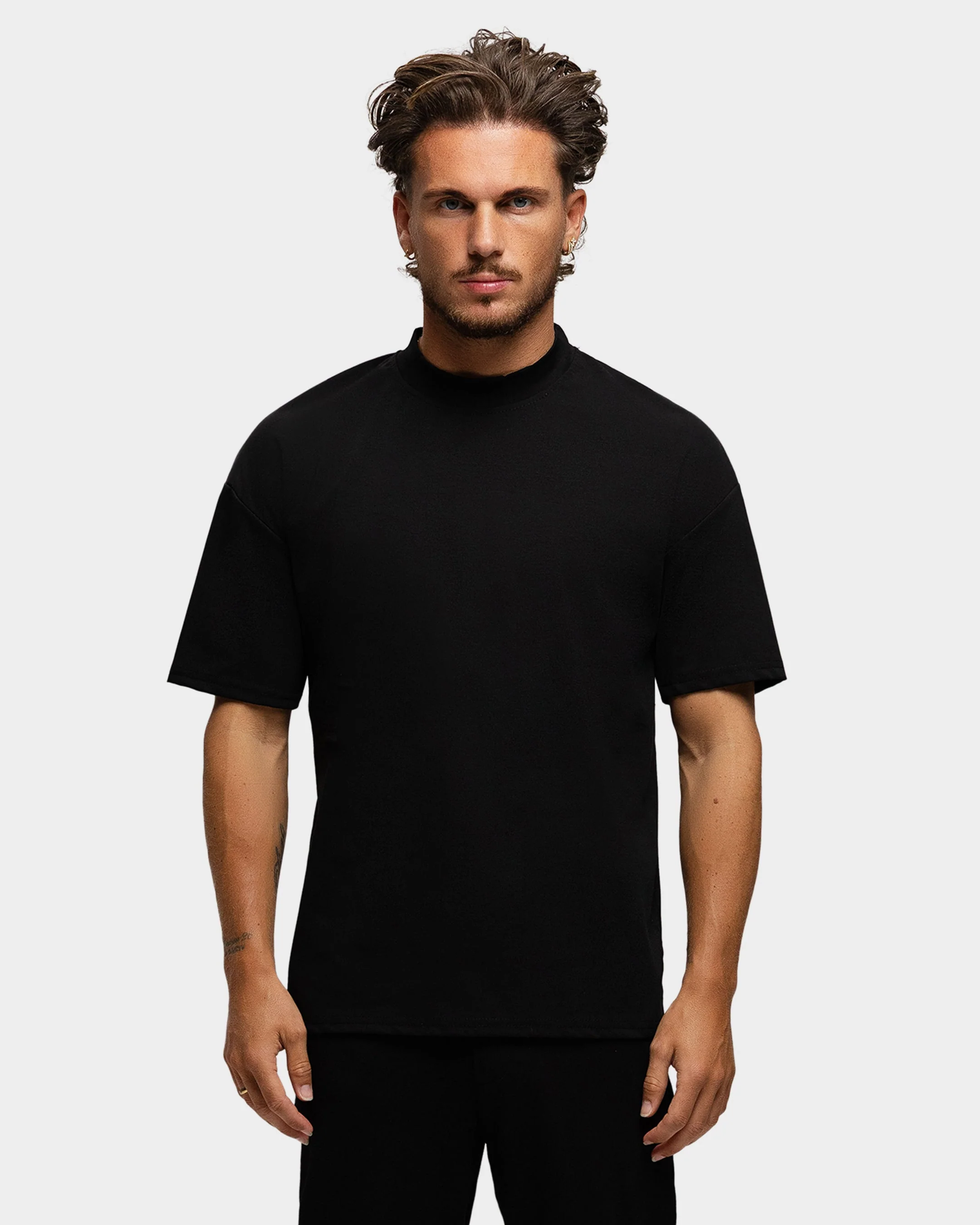 ESSENTIAL MATTE SHIRT BLACK