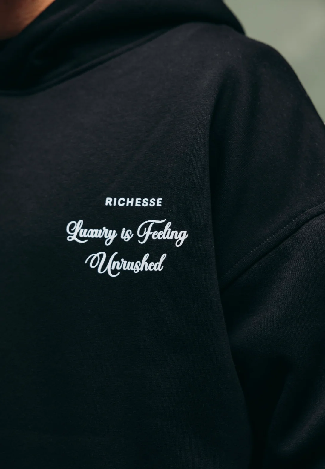 UNRUSHED HOODIE BLACK - Image 9